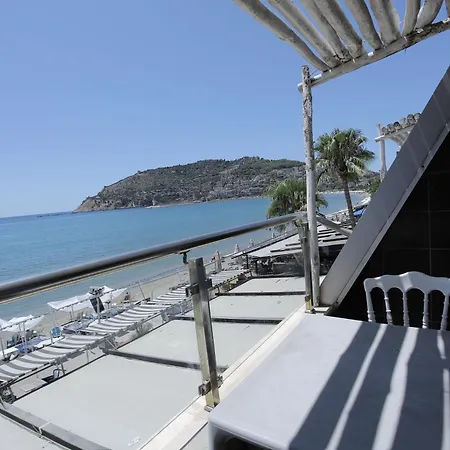 فندق Anjeliq House Boutique 3*